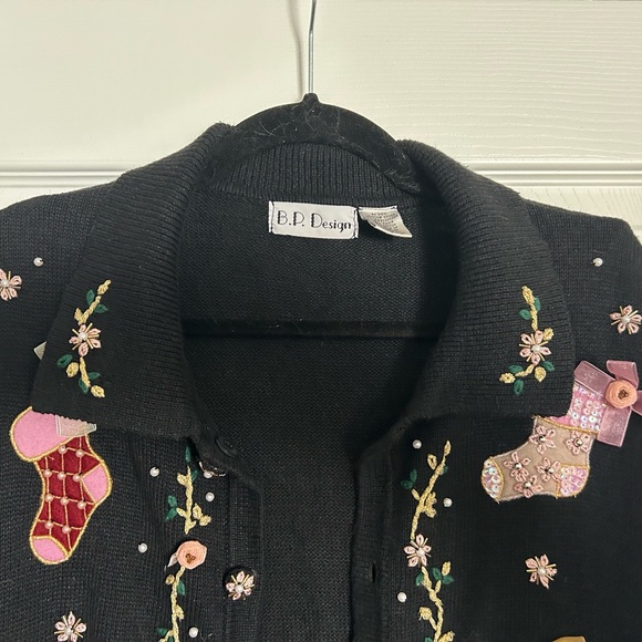 B P Design Size XL Black Embroidered Beaded Christmas Cardigan Sweater Vintage - Picture 9 of 12